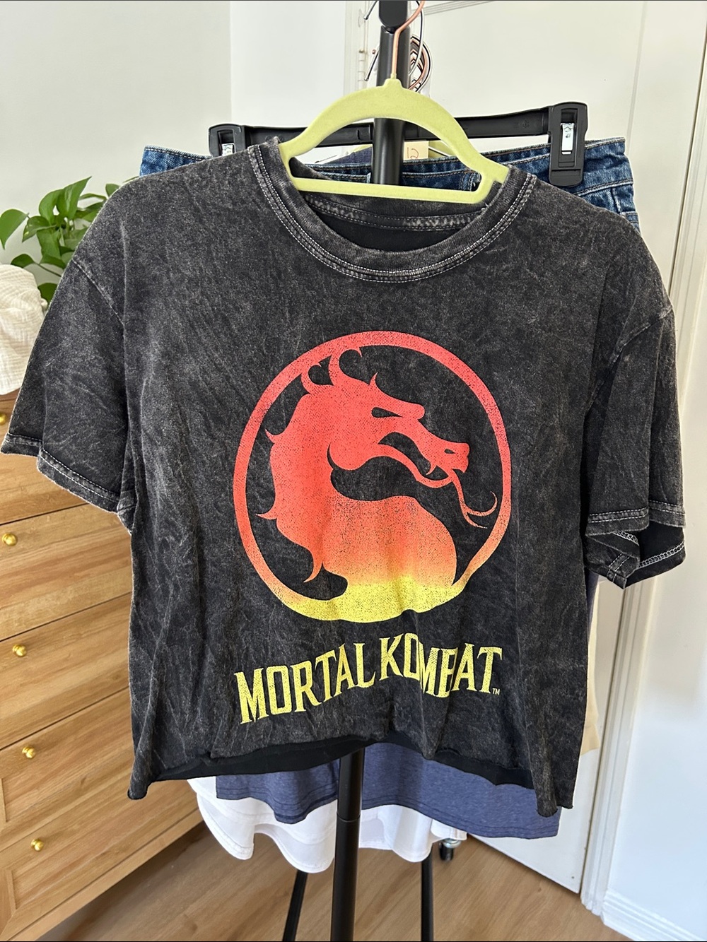 Mortal Kombat Cropped Tee. Size medium. Bottom hem cut off.